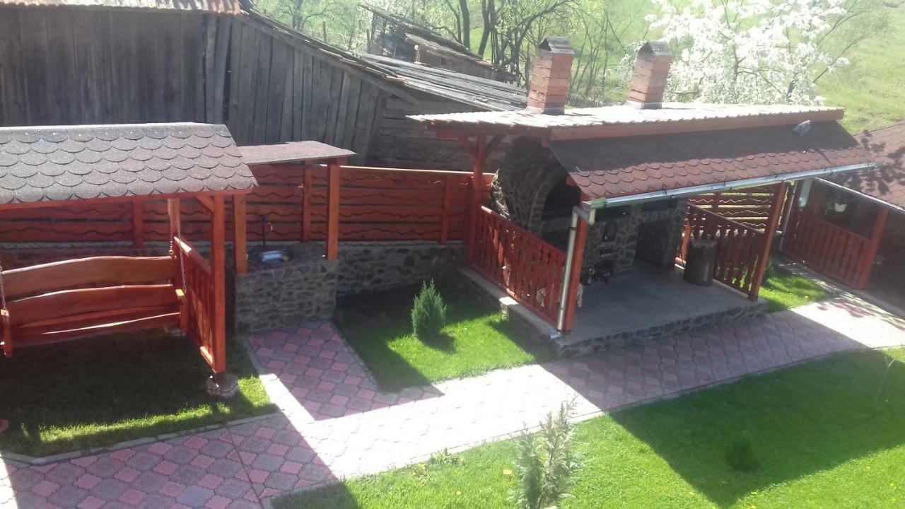 Casa Leonardo 호텔 Haţeg 외부 사진